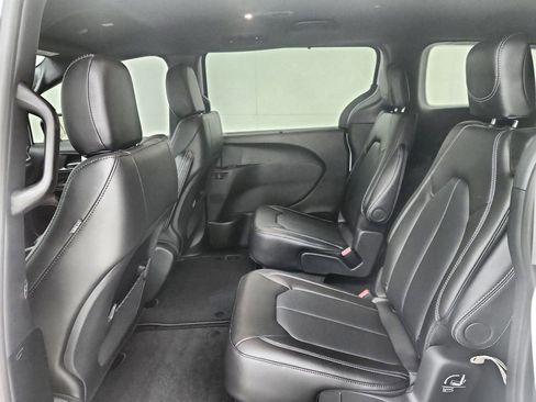 New 2026 Chrysler Voyager LX image 28
