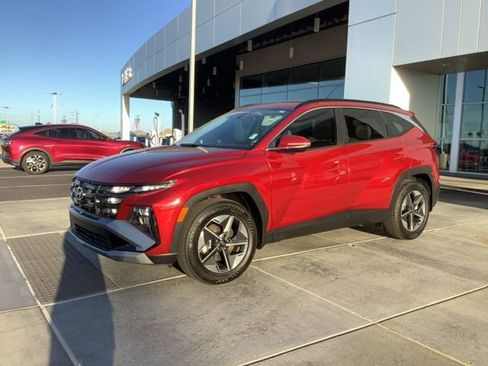 Used 2025 Hyundai Tucson SEL image 2