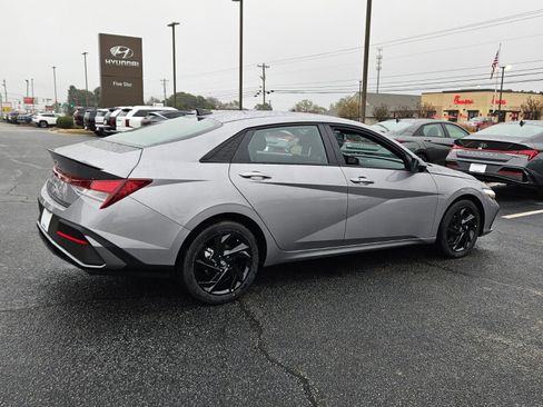 New 2026 Hyundai Elantra Sport FWD image 12