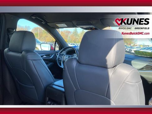 Used 2024 Buick Enclave Premium image 37