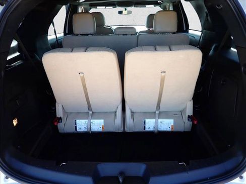 Used 2016 Ford Explorer XLT w/ Equipment Group 202A AWD/4WD image 8