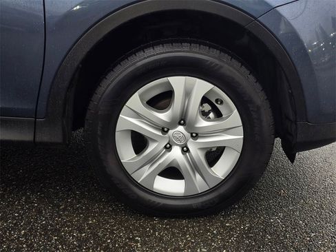 Used 2013 Toyota RAV4 LE image 10