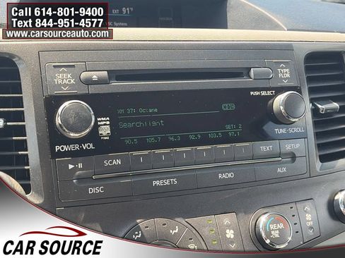 Used 2011 Toyota Sienna LE w/ Towing Pkg FWD image 21