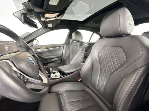 Used 2023 BMW 530e xDrive image 15