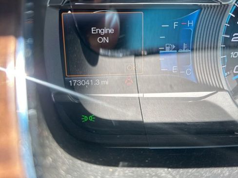 Used 2018 Ford Taurus Limited w/ Driver Assist Package FWD image 10