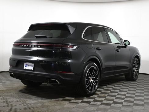 Used 2025 Porsche Cayenne AWD/4WD image 7
