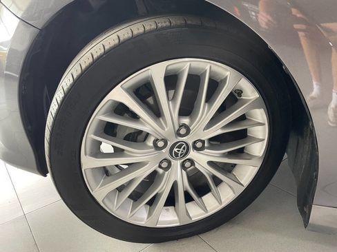 Used 2018 Toyota Camry XLE image 10