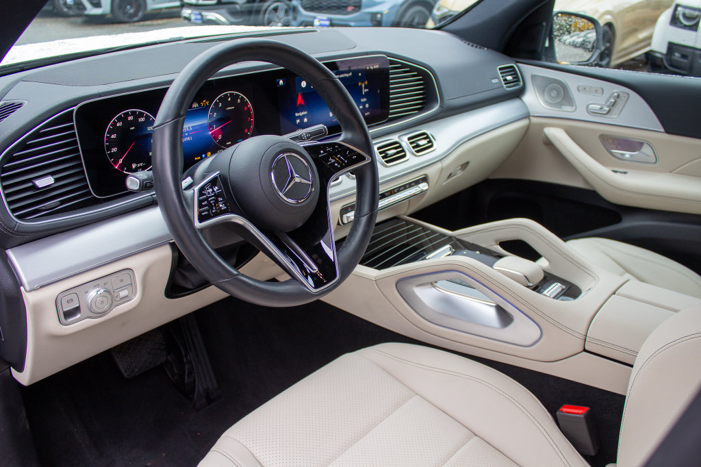 Used 2026 Mercedes-Benz GLS 450 4MATIC image 11