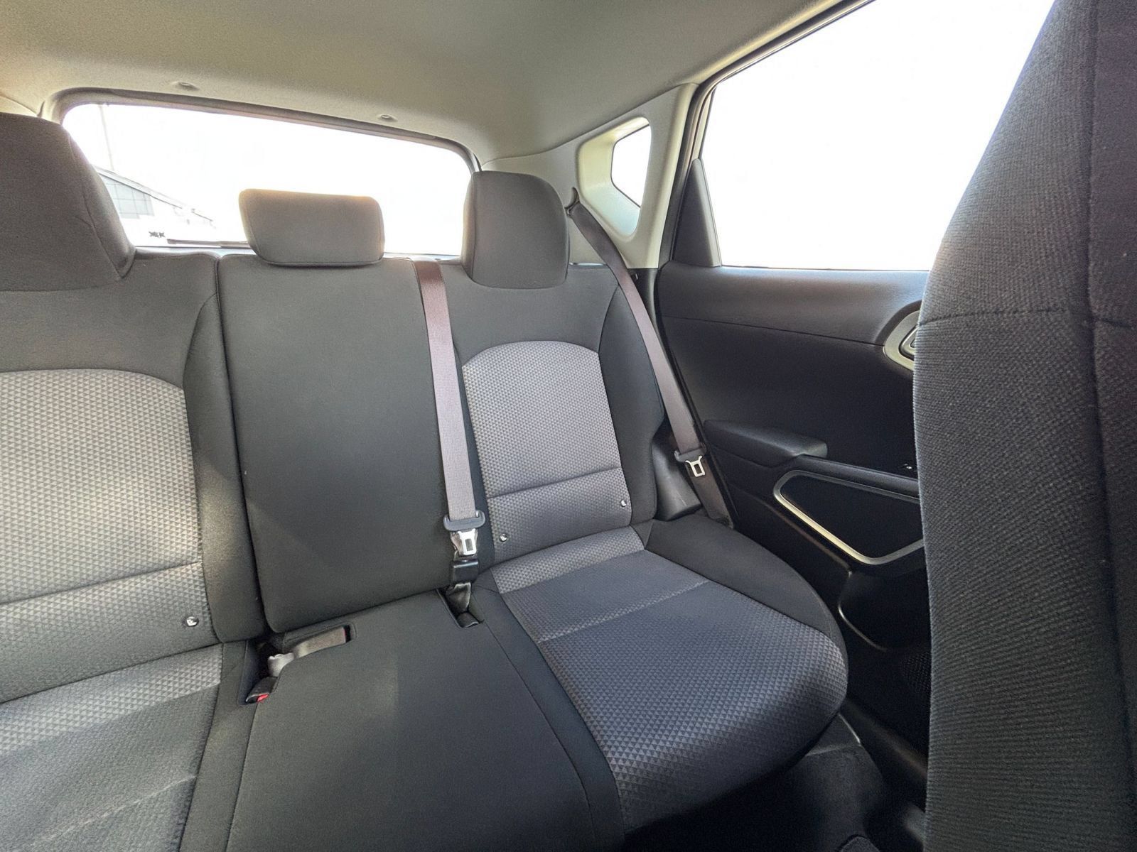 Used 2025 Kia Soul LX w/ LX Technology Package FWD image 34