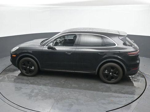 Used 2022 Porsche Cayenne AWD/4WD image 37