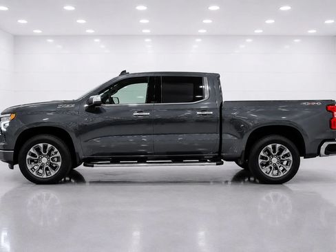 Used 2019 Chevrolet Silverado 1500 RST w/ All-Star Edition AWD/4WD image 2