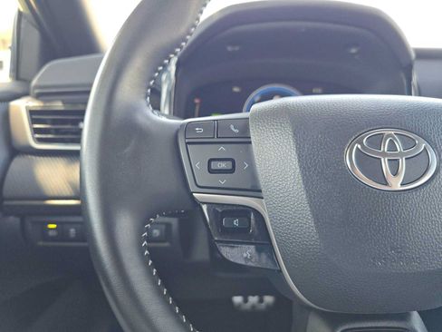 Used 2026 Toyota Camry SE FWD image 30