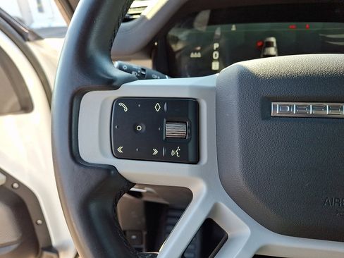 Used 2023 Land Rover Defender 110 S image 21