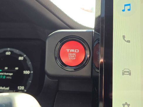 Certified 2025 Toyota Tacoma TRD Sport AWD/4WD image 29