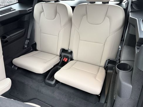 New 2026 Volvo XC90 B6 Plus image 12