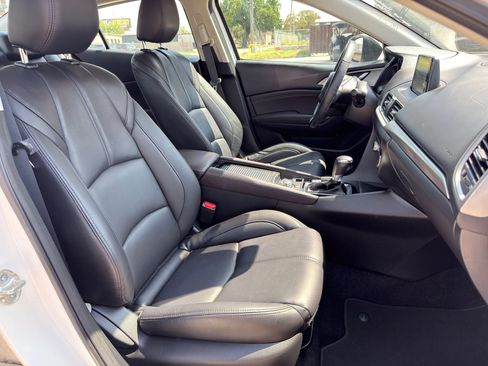 Used 2018 MAZDA MAZDA3 Touring FWD image 26