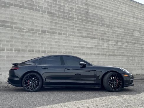 Used 2017 Porsche Panamera 4S image 3