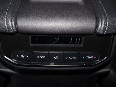 Used 2025 Toyota Grand Highlander AWD Hybrid image 35