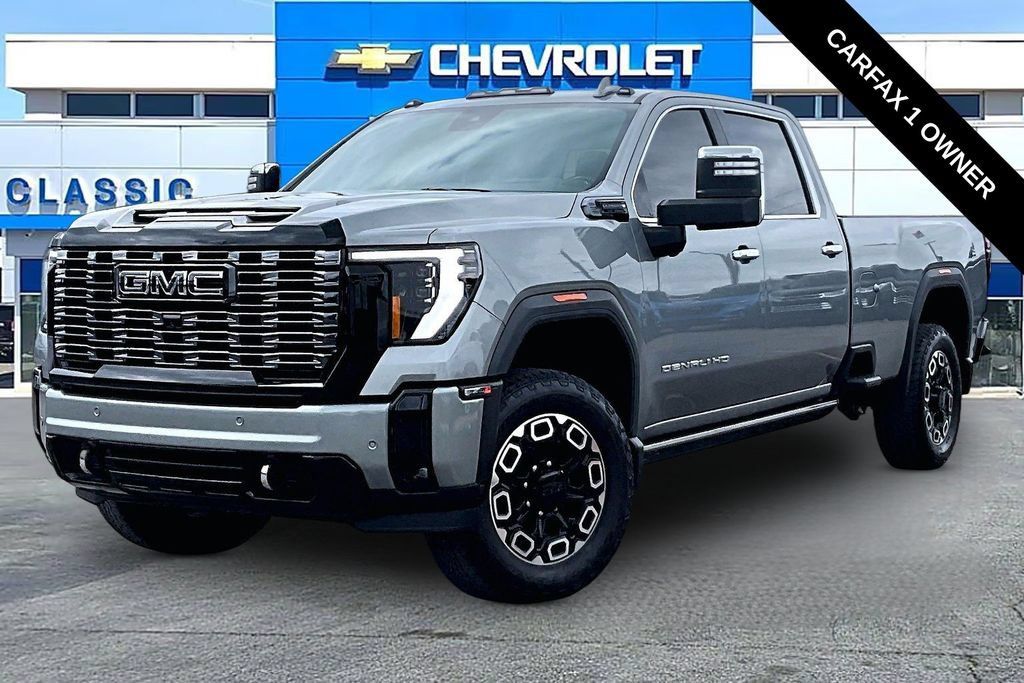 Used 2025 GMC Sierra 3500 Denali Ultimate AWD/4WD image 2