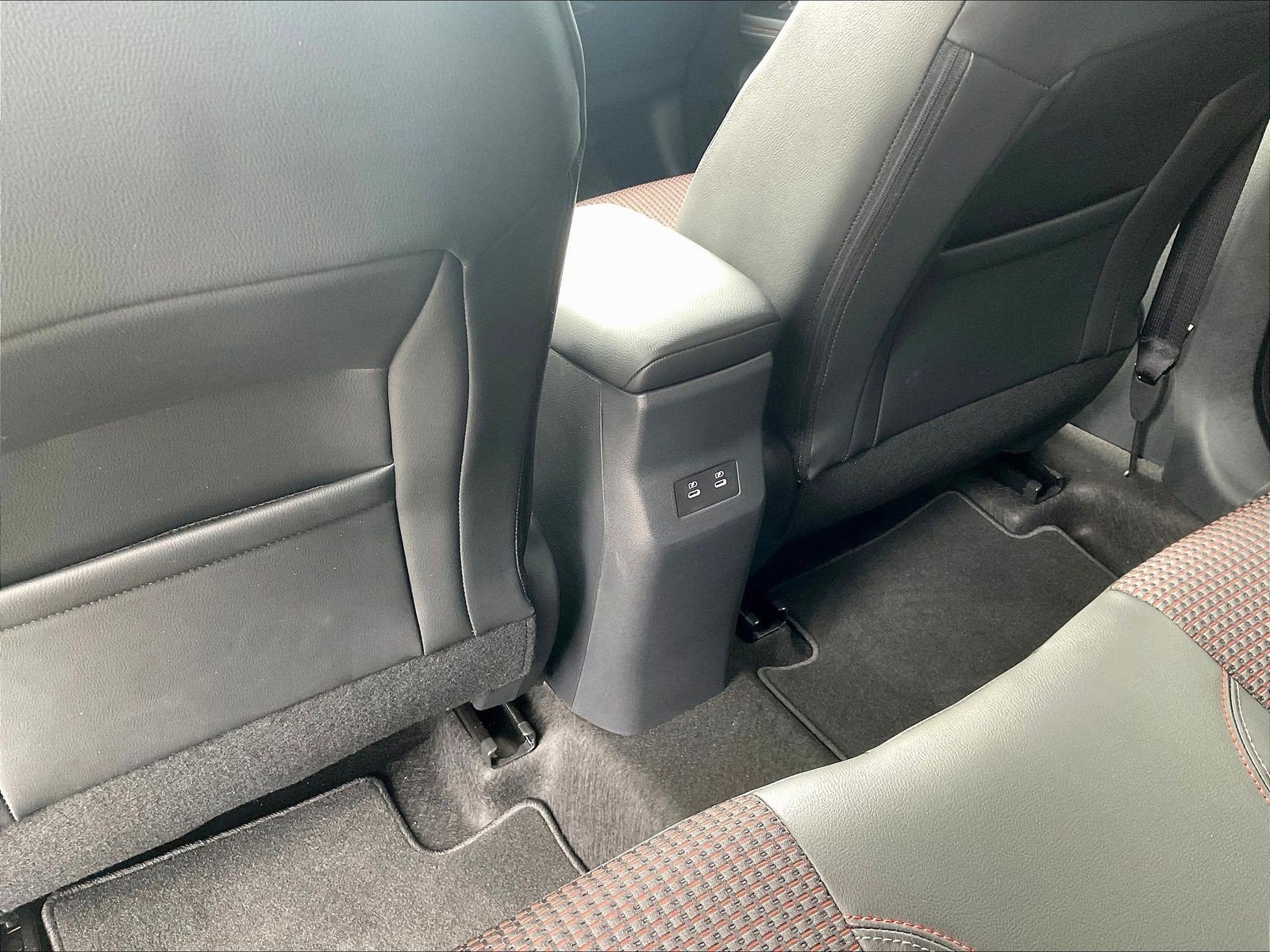 Certified 2025 Nissan Kicks SR FWD image 12