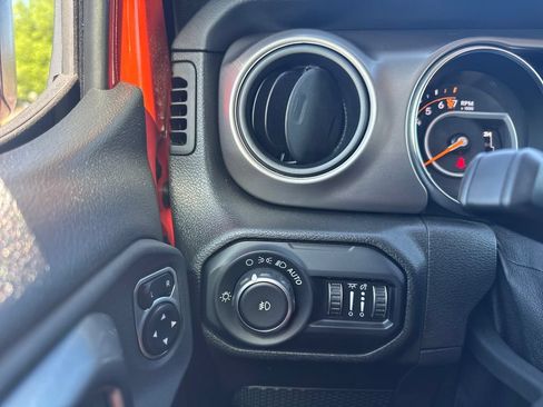 Used 2020 Jeep Wrangler Unlimited Sport S AWD/4WD image 43