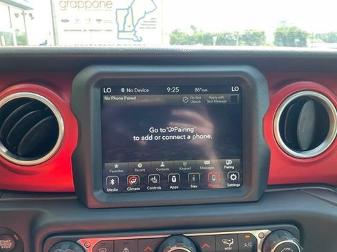 Used 2021 Jeep Gladiator Rubicon AWD/4WD image 25