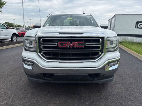 Used 2017 GMC Sierra 1500 SLE w/ SLE Value Package AWD/4WD image 2