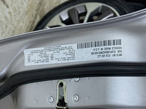 Used 2021 Jeep Cherokee Limited image 31