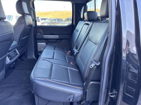 Used 2025 Ford F250 Lariat w/ Black Appearance Package image 15