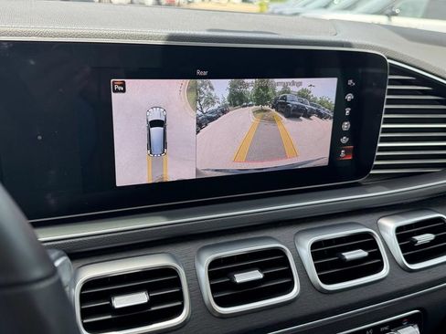 Used 2023 Mercedes-Benz GLS 450 4MATIC image 19
