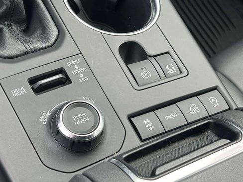 Used 2021 Toyota Highlander XSE image 32