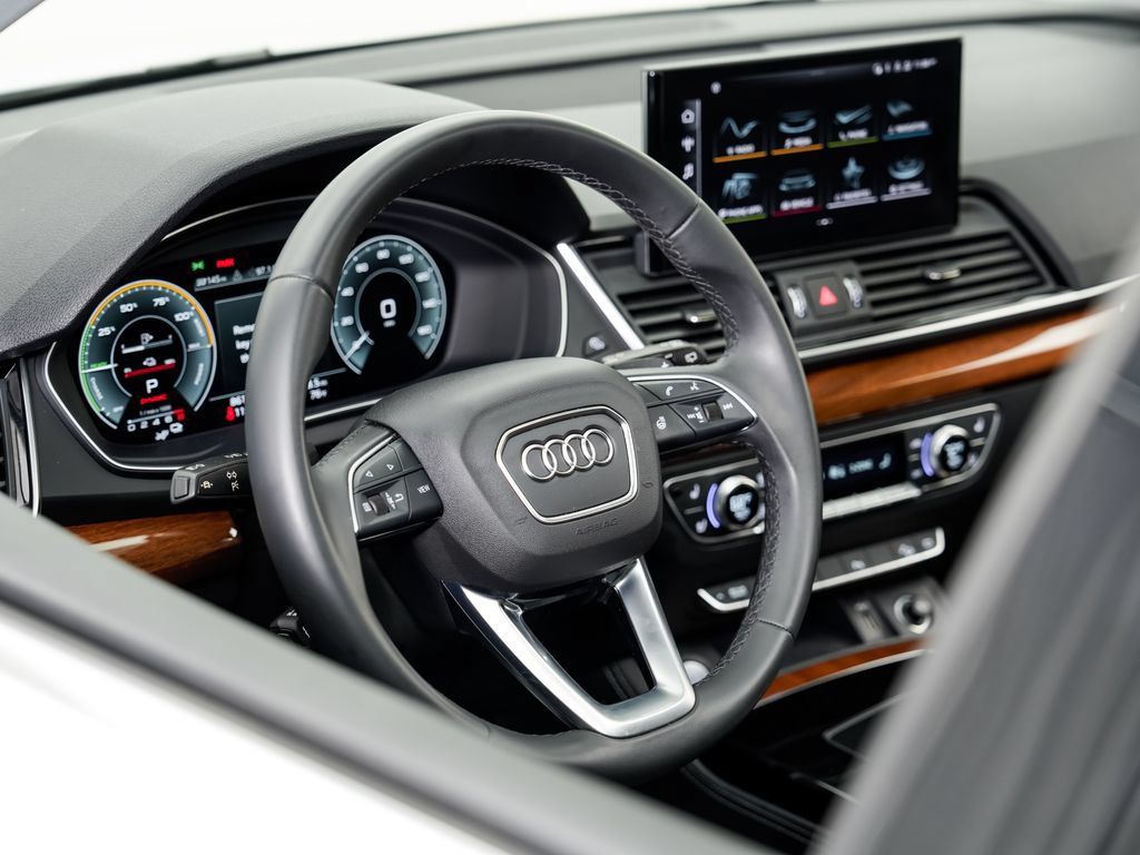 Used 2021 Audi Q5 e Premium Plus AWD/4WD image 9