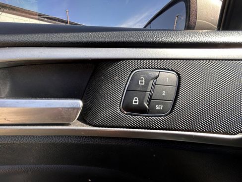 Used 2018 Ford Fusion SE FWD image 14