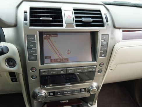 Used 2015 Lexus GX 460 w/ Premium Package AWD/4WD image 16