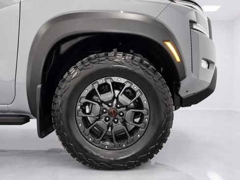 Used 2023 Nissan Frontier PRO-4X w/ Pro-4X Premium Package AWD/4WD image 11