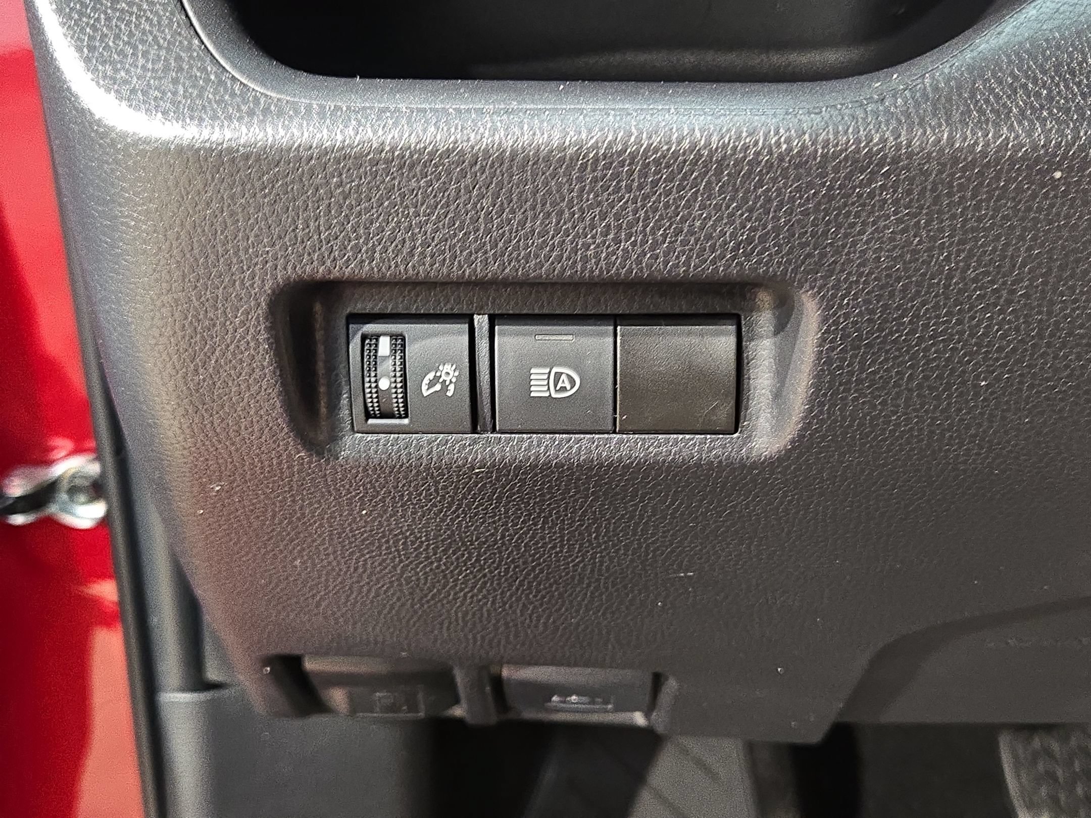 Used 2025 Toyota RAV4 LE FWD image 35