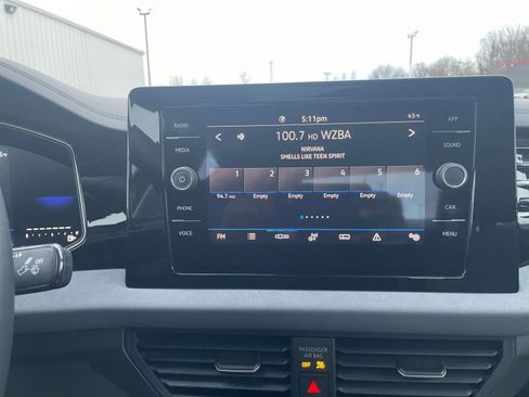 Used 2025 Volkswagen Jetta SE image 21