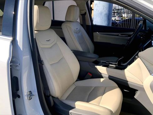 Certified 2023 Cadillac XT5 Premium Luxury w/ Technology Package image 9