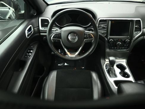 Used 2018 Jeep Grand Cherokee Altitude AWD/4WD image 5