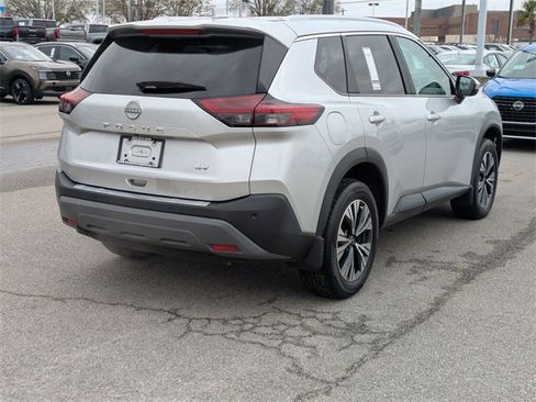 Used 2023 Nissan Rogue SV w/ SV Premium B Package image 3