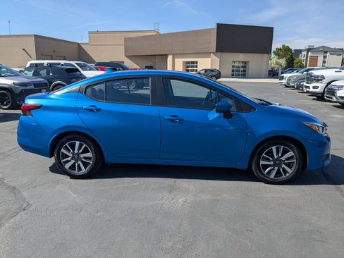 Used 2023 Nissan Versa SV FWD image 2