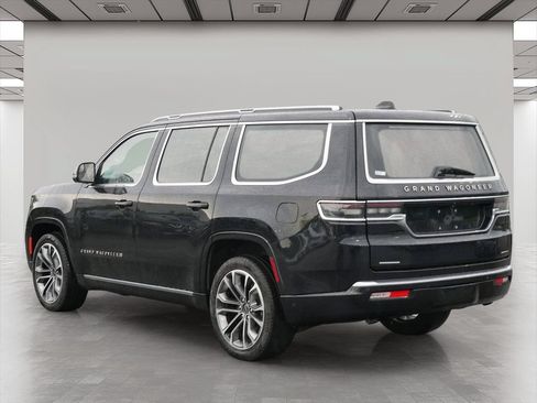 Used 2022 Jeep Grand Wagoneer Series III w/ Rear Seat Video Group 1 AWD/4WD image 4