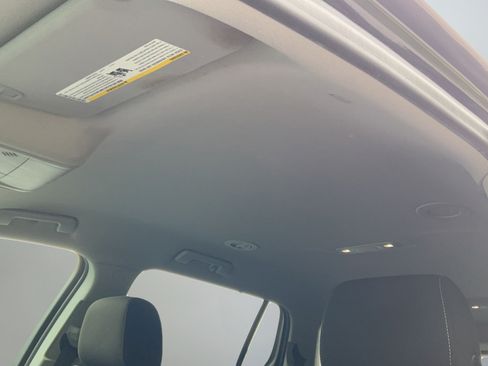 Certified 2020 GMC Acadia SLE w/ Driver Convenience Package FWD image 18