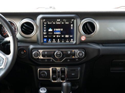 Certified 2023 Jeep Gladiator Overland image 31