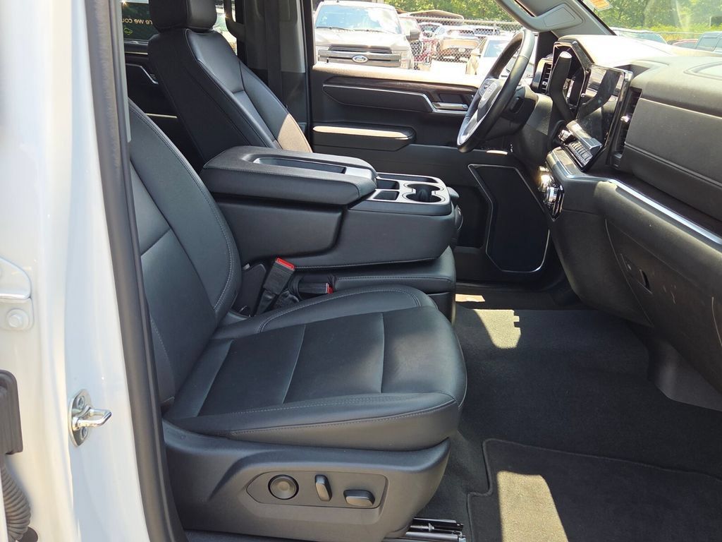 Certified 2026 GMC Sierra 1500 SLT AWD/4WD image 13