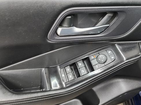 Used 2024 Nissan Rogue SV AWD/4WD image 10