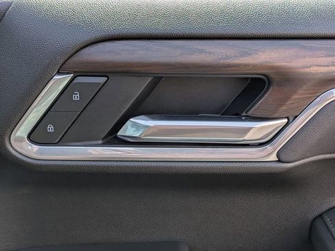 Used 2025 GMC Sierra 1500 SLT image 36