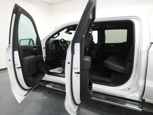 Used 2020 Chevrolet Silverado 1500 High Country w/ Technology Package image 30