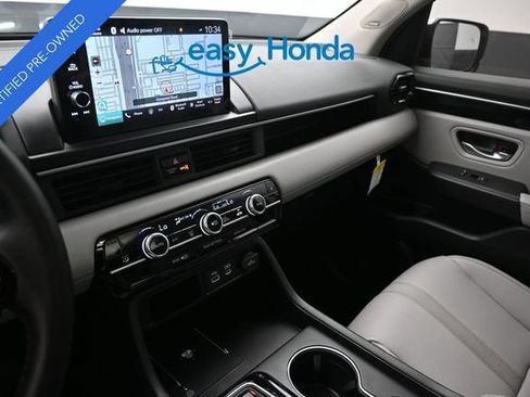 Used 2025 Honda Pilot Touring image 11