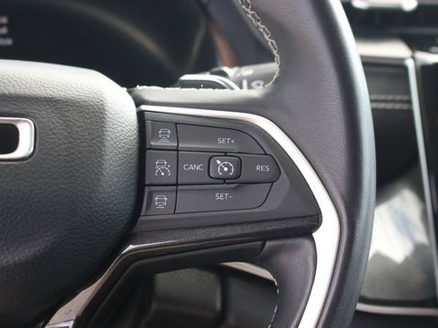 Used 2022 Jeep Grand Cherokee L Laredo w/ Luxury Tech Group I AWD/4WD image 19